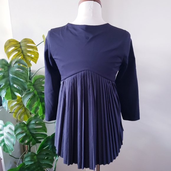 Lululemon Pleat On Long Sleeve Black - 6 - Picture 6 of 14
